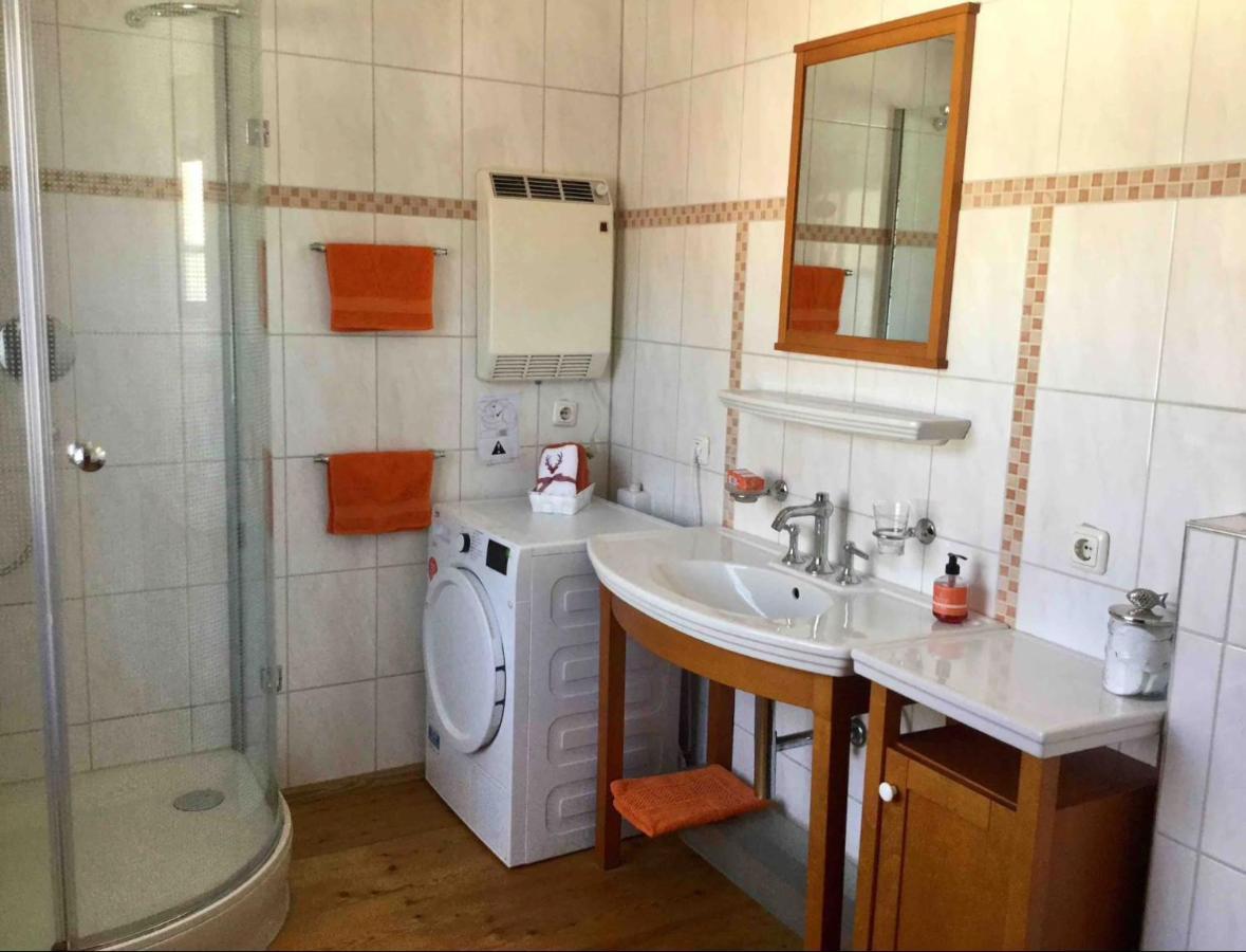 Cosy Apartment Bad Ischl In Quiet Residential Area - Newly Renovated エクステリア 写真