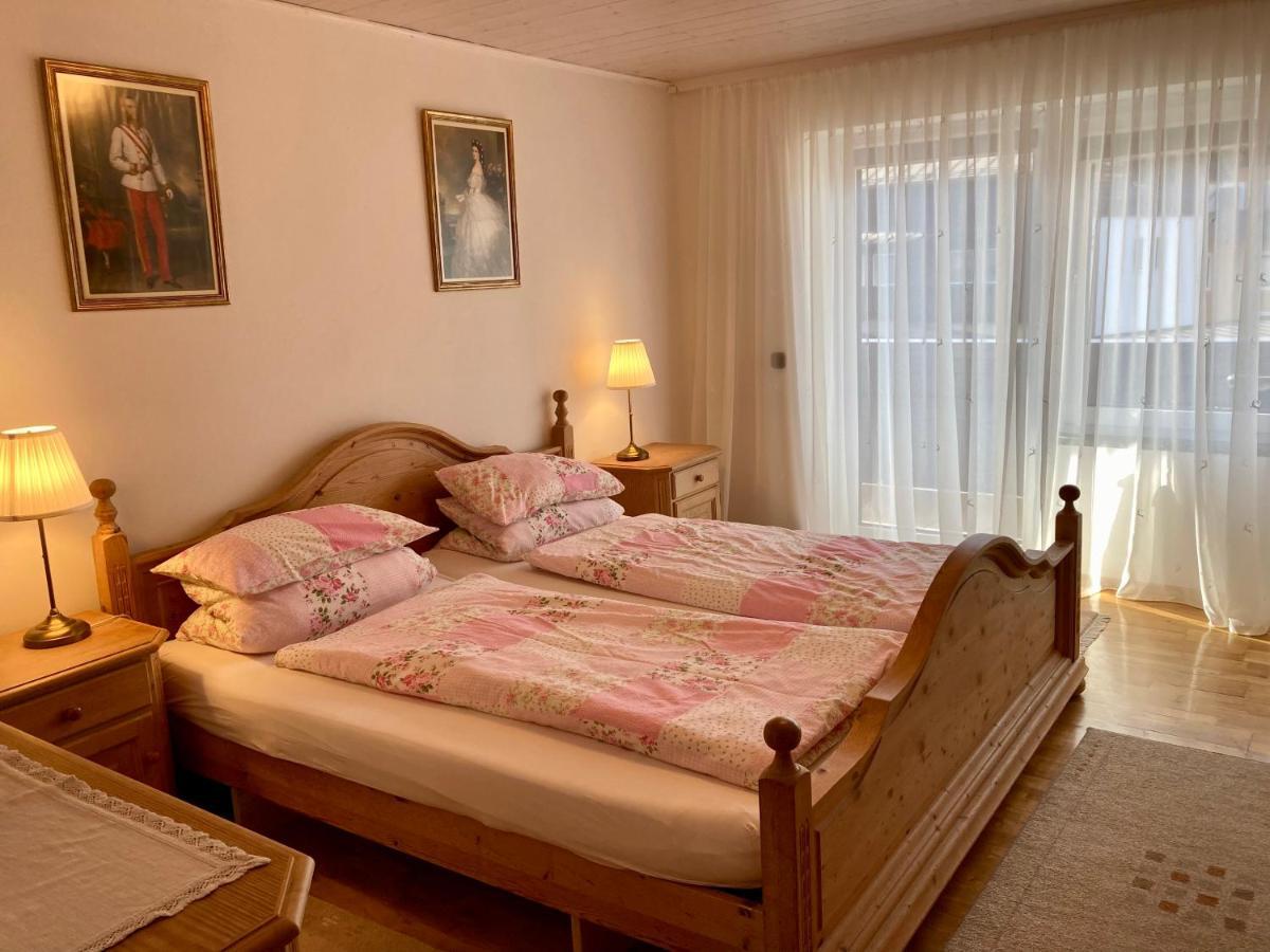 Cosy Apartment Bad Ischl In Quiet Residential Area - Newly Renovated エクステリア 写真