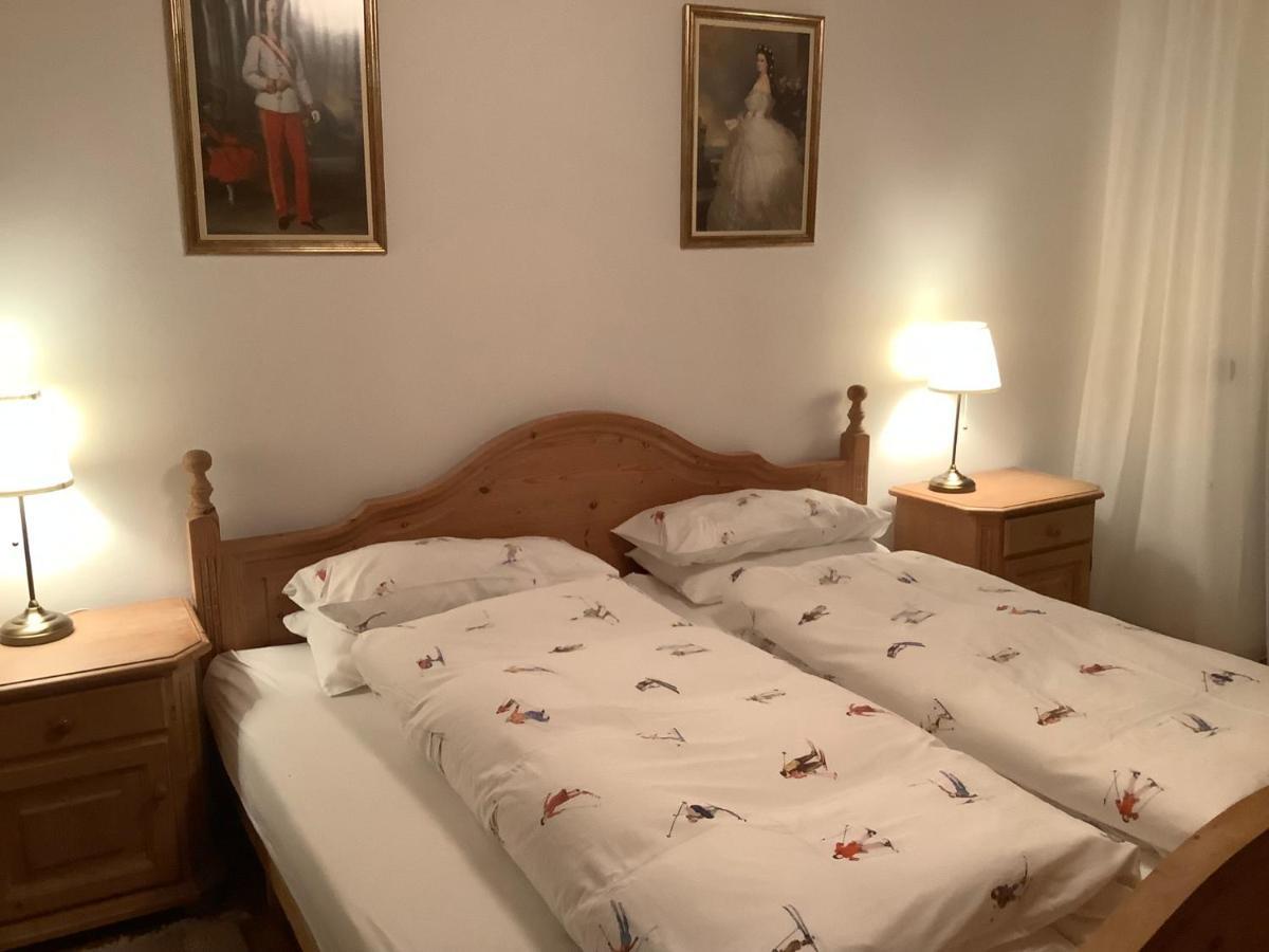 Cosy Apartment Bad Ischl In Quiet Residential Area - Newly Renovated エクステリア 写真